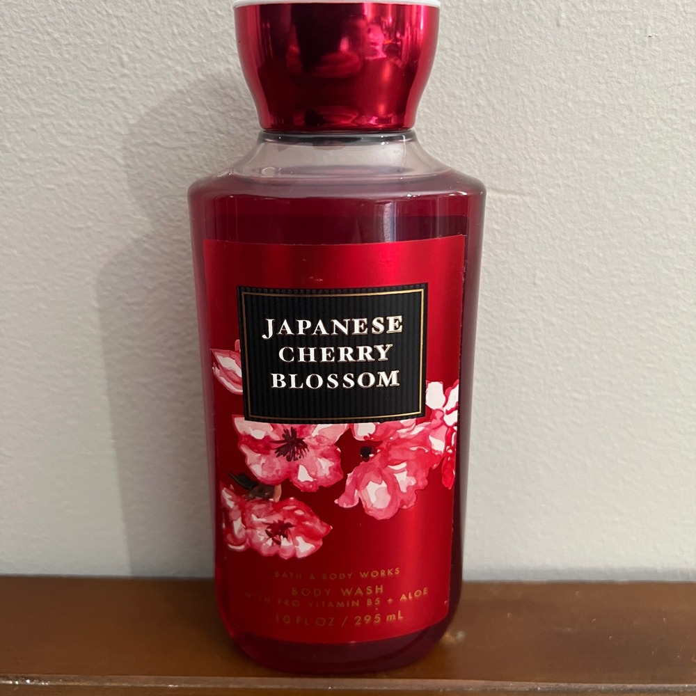 Bath & Body Works Japanese Cherry Blossom Body Wash 10oz Aloe Vitamin B5